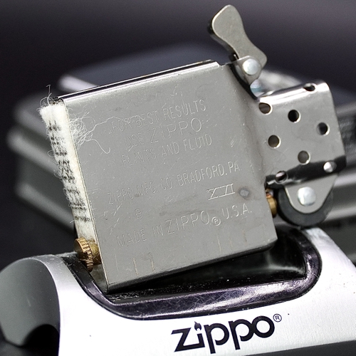 ZIPPO XƯA 2000 - HÀNG XƯA THẬP NIÊN 2000s _ CHỦ ĐỀ TAY GẤU