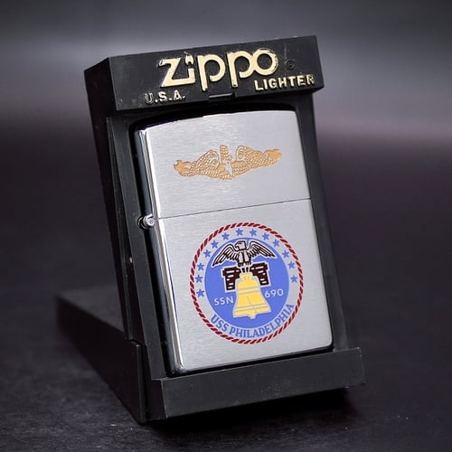 ZIPPO XƯA 2001 - HÀNG XƯA THẬP NIÊN 2000s _ CHỦ ĐỀ LOGO TÀU NGẦM PHILADELPHIA