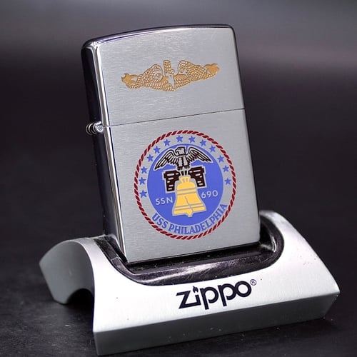 ZIPPO XƯA 2001 - HÀNG XƯA THẬP NIÊN 2000s _ CHỦ ĐỀ LOGO TÀU NGẦM PHILADELPHIA