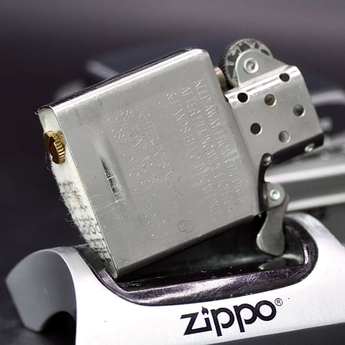 ZIPPO XƯA 2006 - HÀNG XƯA THẬP NIÊN 2000s _ CHỦ ĐỀ PLAYBOY
