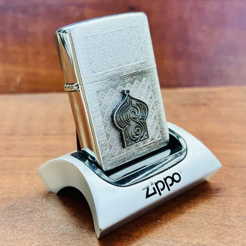 ZIPPO LA MÃ 2000 - XVI LA MÃ CHỦ ĐỀ HOÀNG GIA