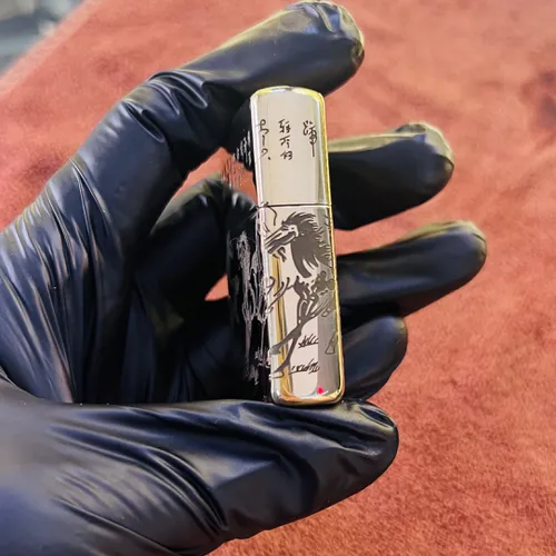 ZIPPO KHẮC MÃ ĐÁO THÀNH CÔNG VỎ DÀY ARMOR