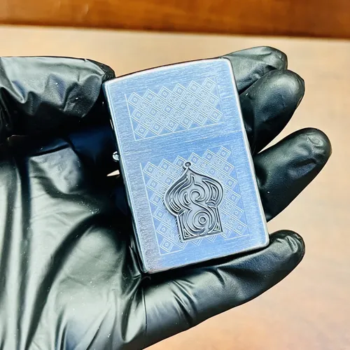 ZIPPO LA MÃ 2000 - XVI LA MÃ CHỦ ĐỀ HOÀNG GIA