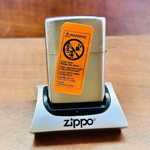 ZIPPO LA MÃ 2000 - XVI LA MÃ CHỦ ĐỀ HOÀNG GIA