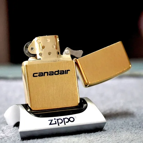 ZIPPO XƯA SẢN XUẤT 1980 - HÀNG XƯA THẬP NIÊN 80s _CHỦ ĐỀ GOLD PLATED SỌC ĐỨNG LÊN PHA GÕ BÚA - MẠ VÀNG
