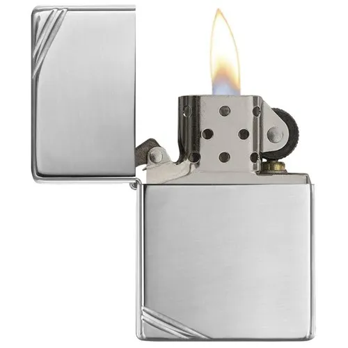 Zippo High Polish Chrome Vintage with Slashes
