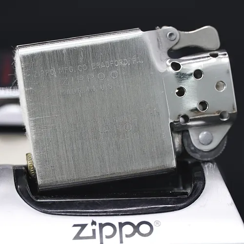 ZIPPO XƯA 1980 - HÀNG XƯA THẬP NIÊN 80s _CHỦ ĐỀ TÀU CHIẾN U.S.S INDEPENDENCE CV 62