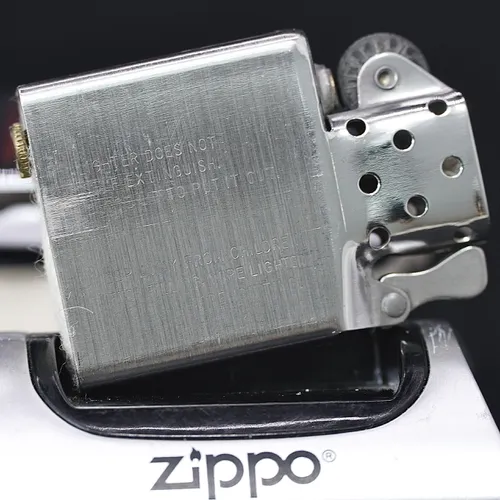 ZIPPO XƯA 1980 - HÀNG XƯA THẬP NIÊN 80s _CHỦ ĐỀ TÀU CHIẾN U.S.S INDEPENDENCE CV 62
