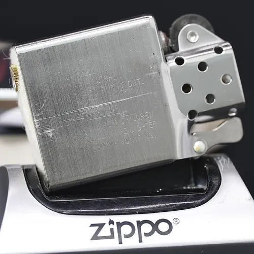 ZIPPO XƯA 1981 - HÀNG XƯA THẬP NIÊN 80s _CHỦ ĐỀ TÀU CHIẾN U.S.S INDEPENDENCE CV 62