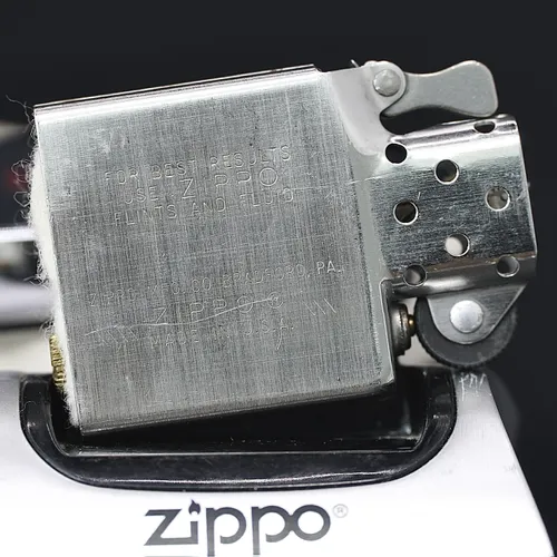 ZIPPO XƯA 1983 - HÀNG XƯA THẬP NIÊN 80s _CHỦ ĐỀ HIẾM TÀU CHIẾN U.S.S IOWA BB-61