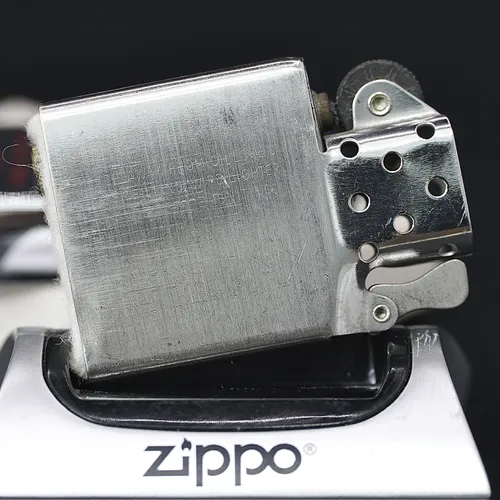 ZIPPO XƯA 1984 - HÀNG XƯA THẬP NIÊN 80s _CHỦ ĐỀ HIẾM TÀU CHIẾN USS JOHN F. KENNEDY CV-67