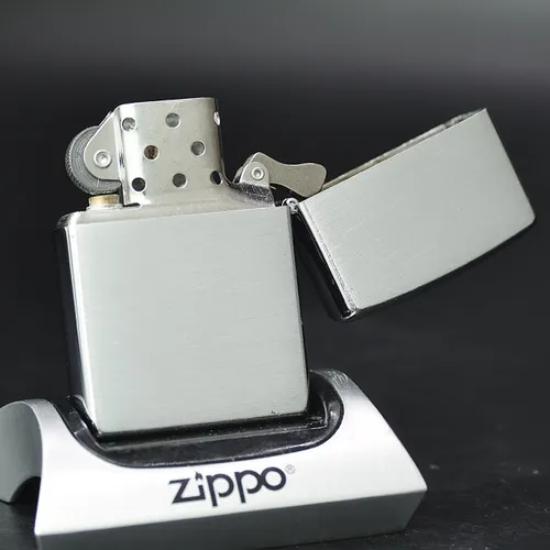 ZIPPO XƯA 1998 - HÀNG XƯA THẬP NIÊN 90s - CHỦ ĐỀ ĐẠI BÀNG_Trong tình trạng New mới nguyên chưa sử dụng