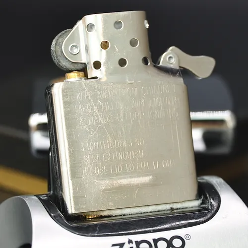 ZIPPO XƯA 2000 - HÀNG XƯA 2000s _ CHỦ ĐỀ U.S MARINE