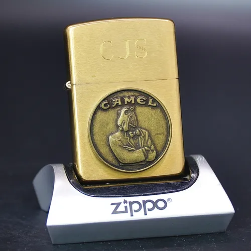 ZIPPO XƯA 32-92 - HÀNG XƯA CHU NIÊN _ CHỦ ĐỀ EMBLEM CAMEL