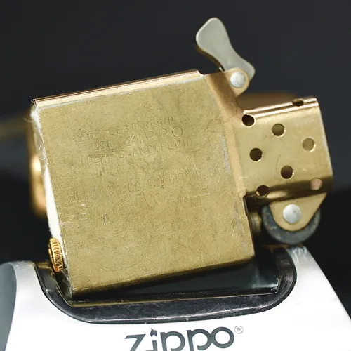 ZIPPO XƯA 32-92 - HÀNG XƯA CHU NIÊN _ CHỦ ĐỀ EMBLEM CAMEL