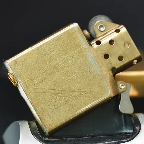 ZIPPO XƯA 32-92 - HÀNG XƯA CHU NIÊN _ CHỦ ĐỀ EMBLEM CAMEL