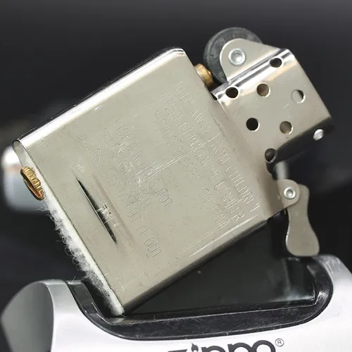 ZIPPO XƯA 2000 - HÀNG XƯA 2000s_ CHỦ ĐỀ FISH STAMP