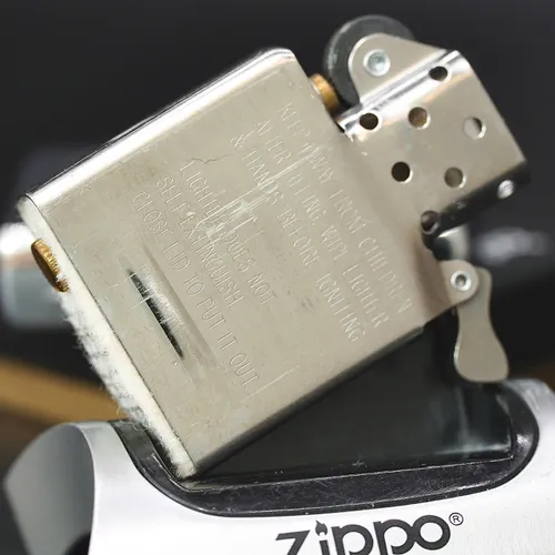 ZIPPO XƯA 2000 - HÀNG XƯA 2000s_ CHỦ ĐỀ LOGO CHEVROLET