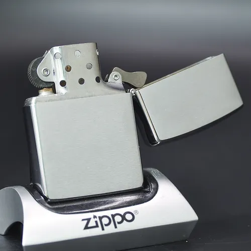 ZIPPO XƯA 1991 - HÀNG XƯA THẬP NIÊN 90s _ CHỦ ĐỀ RAISED BUCKS LOGO
