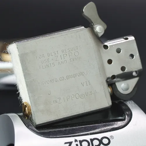 ZIPPO XƯA 1991 - HÀNG XƯA THẬP NIÊN 90s _ CHỦ ĐỀ RAISED BUCKS LOGO