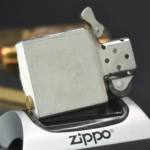 ZIPPO XƯA 1992 - HÀNG XƯA THẬP NIÊN 90s _ CHỦ ĐỀ MALBORO WILD WEST