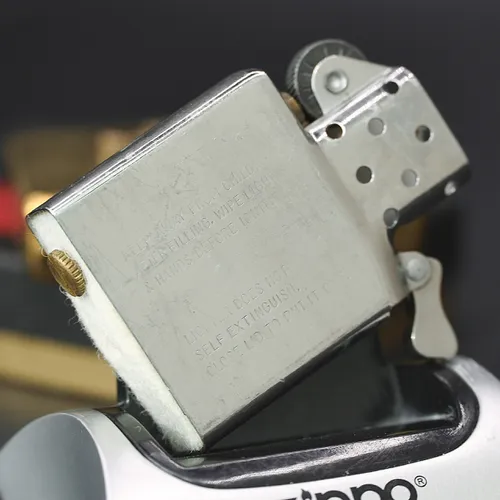 ZIPPO XƯA 1992 - HÀNG XƯA THẬP NIÊN 90s _ CHỦ ĐỀ MALBORO WILD WEST