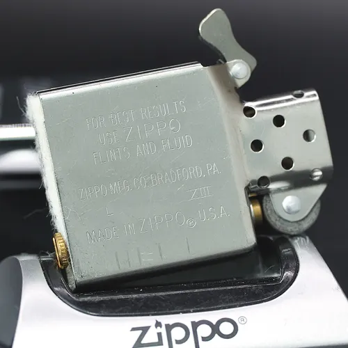 ZIPPO XƯA 1997 - HÀNG XƯA THẬP NIÊN 90s _ CHỦ ĐỀ AMERICAN CLASSIC SINCE 1932
