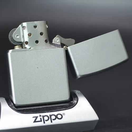 ZIPPO XƯA 2000 - HÀNG XƯA 2000s _ CHỦ ĐỀ ZIPPO FACTORY