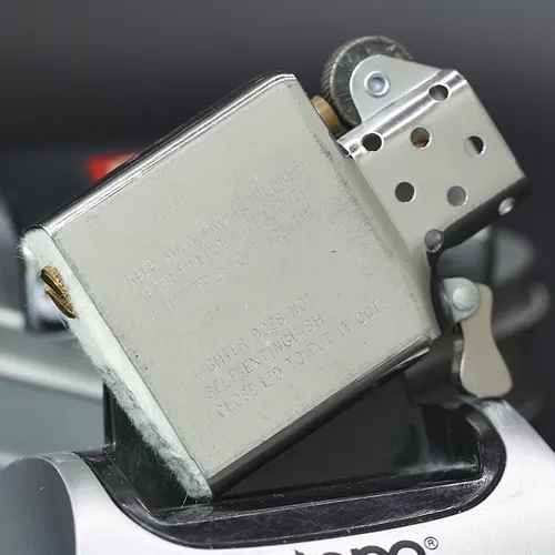 ZIPPO XƯA 1994 - HÀNG XƯA THẬP NIÊN 90s _ CHỦ ĐỀ LOGO DODGE