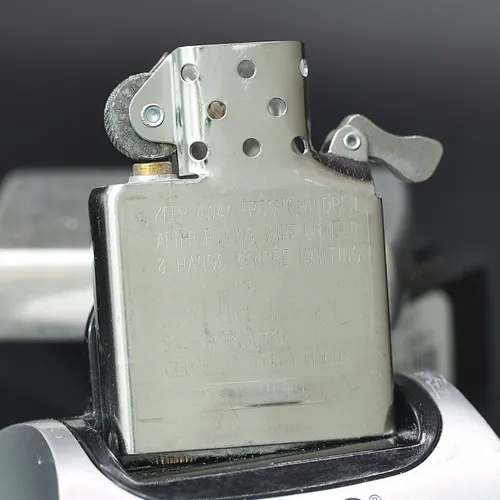 ZIPPO XƯA 2000 - HÀNG XƯA 2000s _ CHỦ ĐỀ INAX