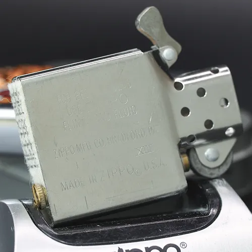 ZIPPO XƯA 1997 - HÀNG XƯA THẬP NIÊN 90s _ CHỦ ĐỀ ERIC TIGER