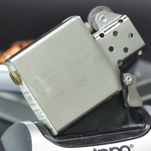 ZIPPO XƯA 1997 - HÀNG XƯA THẬP NIÊN 90s _ CHỦ ĐỀ ERIC TIGER