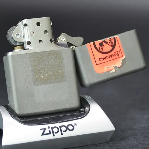 ZIPPO XƯA BẢN ĐẶC BIỆT 2001 - HÀNG XƯA 2000s _ CHỦ ĐỀ SOLID TITANIUM