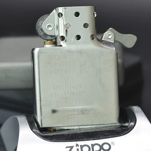 ZIPPO XƯA BẢN ĐẶC BIỆT 2001 - HÀNG XƯA 2000s _ CHỦ ĐỀ SOLID TITANIUM