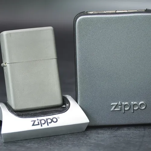 ZIPPO XƯA BẢN ĐẶC BIỆT 2001 - HÀNG XƯA 2000s _ CHỦ ĐỀ SOLID TITANIUM