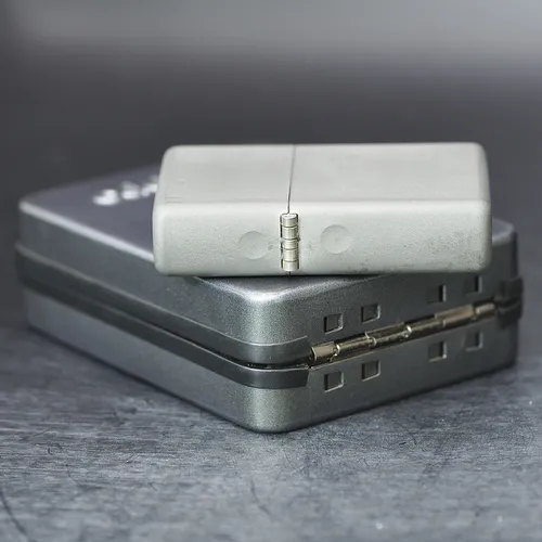 ZIPPO XƯA BẢN ĐẶC BIỆT 2001 - HÀNG XƯA 2000s _ CHỦ ĐỀ SOLID TITANIUM