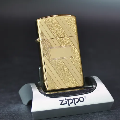 ZIPPO XƯA SLIM GOLD PLATED 1976 - HÀNG XƯA THẬP NIÊN 70s _ CHỦ ĐỀ DIAGONAL SWIRL
