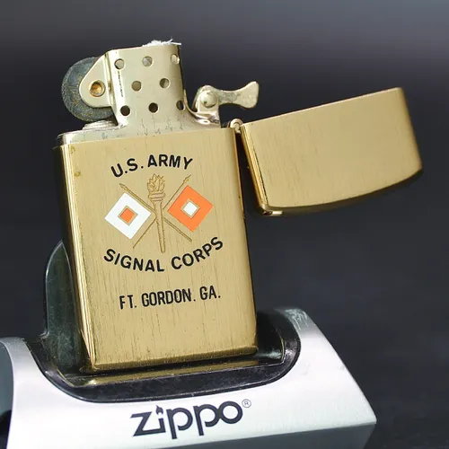 ZIPPO XƯA SLIM GOLD PLATED 1976 - HÀNG XƯA THẬP NIÊN 70s _ CHỦ ĐỀ DIAGONAL SWIRL