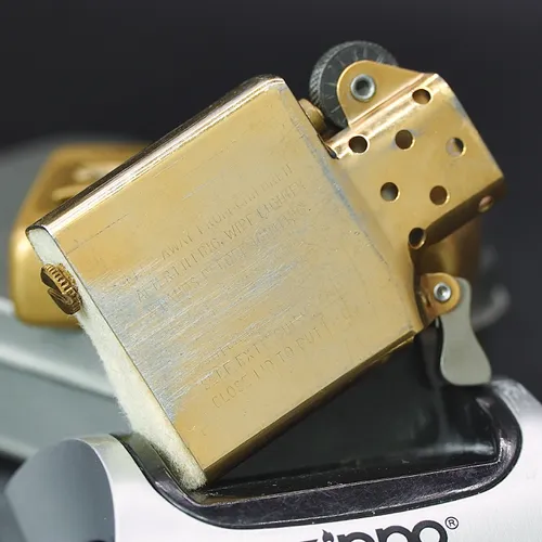 ZIPPO XƯA CHU NIÊN 32-89 - HÀNG XƯA THẬP NIÊN 80s _ CHỦ ĐỀ MARLBORO