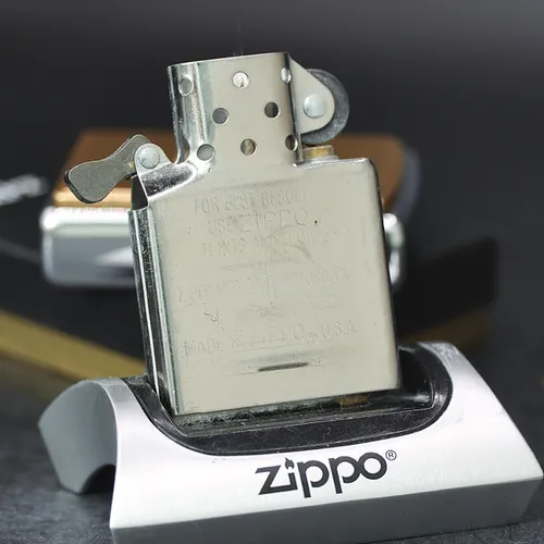 ZIPPO XƯA 2000 - HÀNG XƯA 2000s _ CHỦ ĐỀ FOREVER FRIENDS 2001