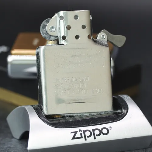 ZIPPO XƯA 2000 - HÀNG XƯA 2000s _ CHỦ ĐỀ FOREVER FRIENDS 2001