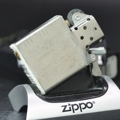 ZIPPO XƯA 1997- HÀNG XƯA THẬP NIÊN 90s _ CHỦ ĐỀ TÀU CHIẾN FGS LUBECK F214
