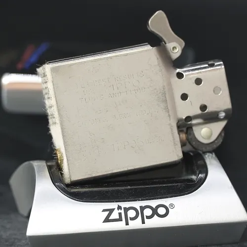 ZIPPO XƯA 1993 - HÀNG XƯA THẬP NIÊN 90s _ CHỦ ĐỀ TÀU CHIẾN U.S.S HUE CITY