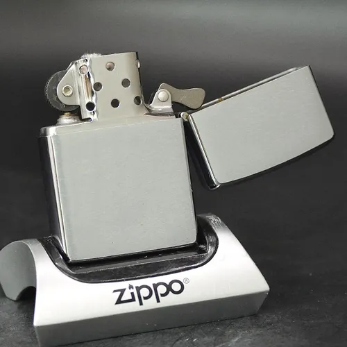 ZIPPO XƯA 1973 - HÀNG XƯA THẬP NIÊN 70s _ CHỦ ĐỀ LARRY BECK