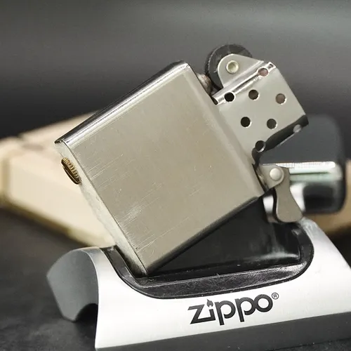 ZIPPO XƯA 1973 - HÀNG XƯA THẬP NIÊN 70s _ CHỦ ĐỀ LARRY BECK
