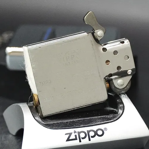 ZIPPO XƯA 1988 - HÀNG XƯA THẬP NIÊN 80s _ CHỦ ĐỀ M/Y RIO RITA