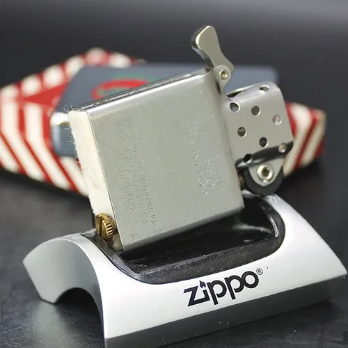 ZIPPO XƯA 1959 - HÀNG XƯA THẬP NIÊN 50s _ CHỦ ĐỀ BOB OSTROW