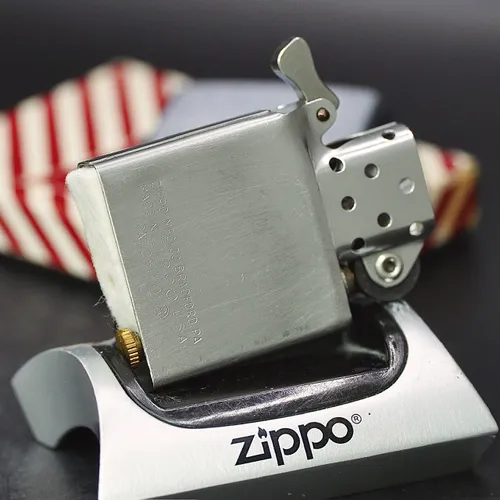 ZIPPO XƯA 1958 - HÀNG XƯA THẬP NIÊN 50s _ CHỦ ĐỀ DESCOLLONGES