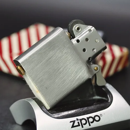 ZIPPO XƯA 1958 - HÀNG XƯA THẬP NIÊN 50s _ CHỦ ĐỀ DESCOLLONGES