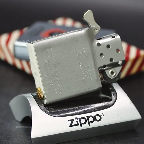 ZIPPO XƯA 1958 - HÀNG XƯA THẬP NIÊN 50s _ CHỦ ĐỀ RED GOAT